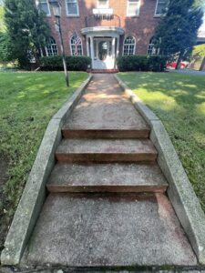 Residential painter in Jackson Michigan exterior painting and finishing