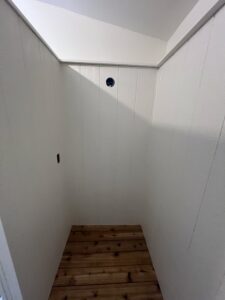 Residential painter in Jackson Michigan interior wall painting and finishing